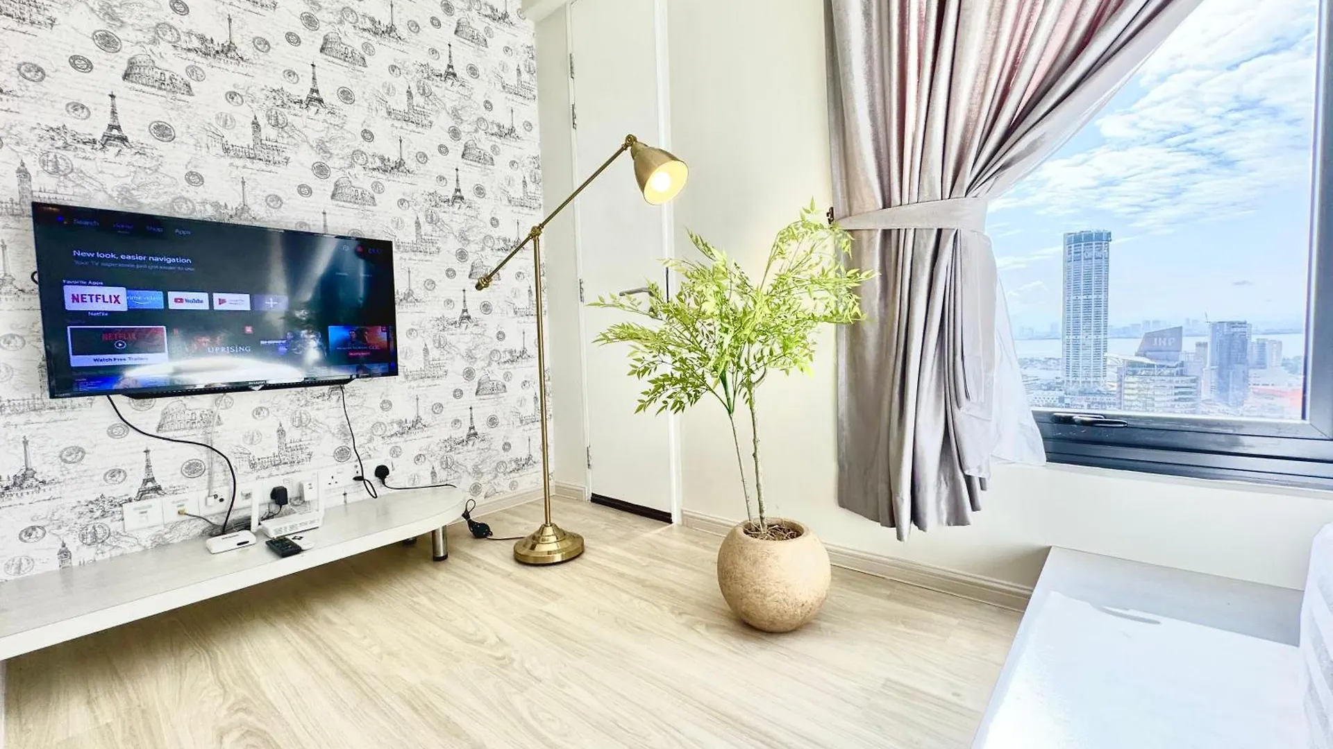 Tropicana 218 Macalister #Georgetown #Infinity Pool #2Pax Studio Suite #1 Queen #Quality Well Maintained #Private Host 0*, ג'ורג' טאון