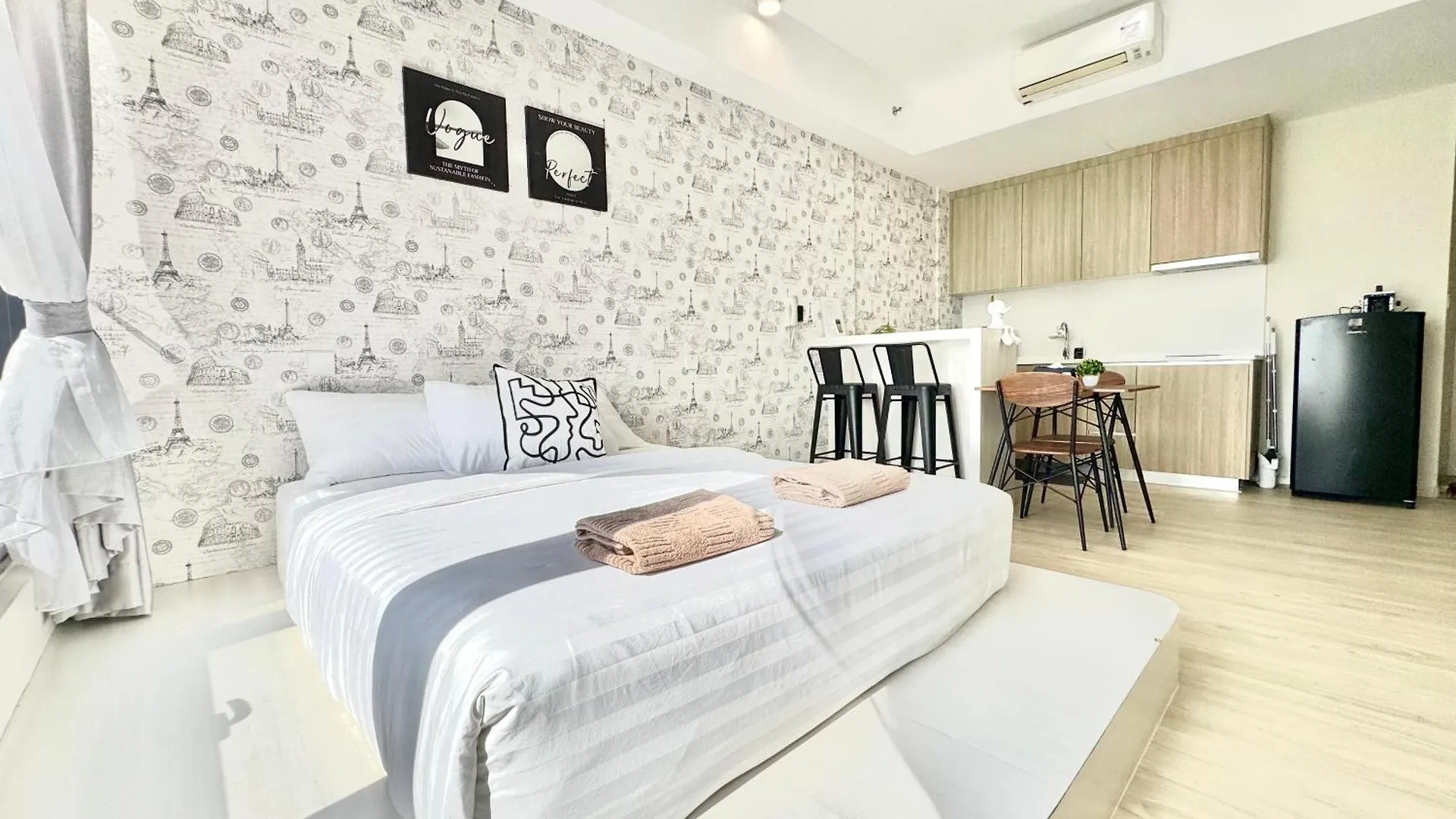 Tropicana 218 Macalister #Georgetown #Infinity Pool #2Pax Studio Suite #1 Queen #Quality Well Maintained #Private Host Apartment George Town