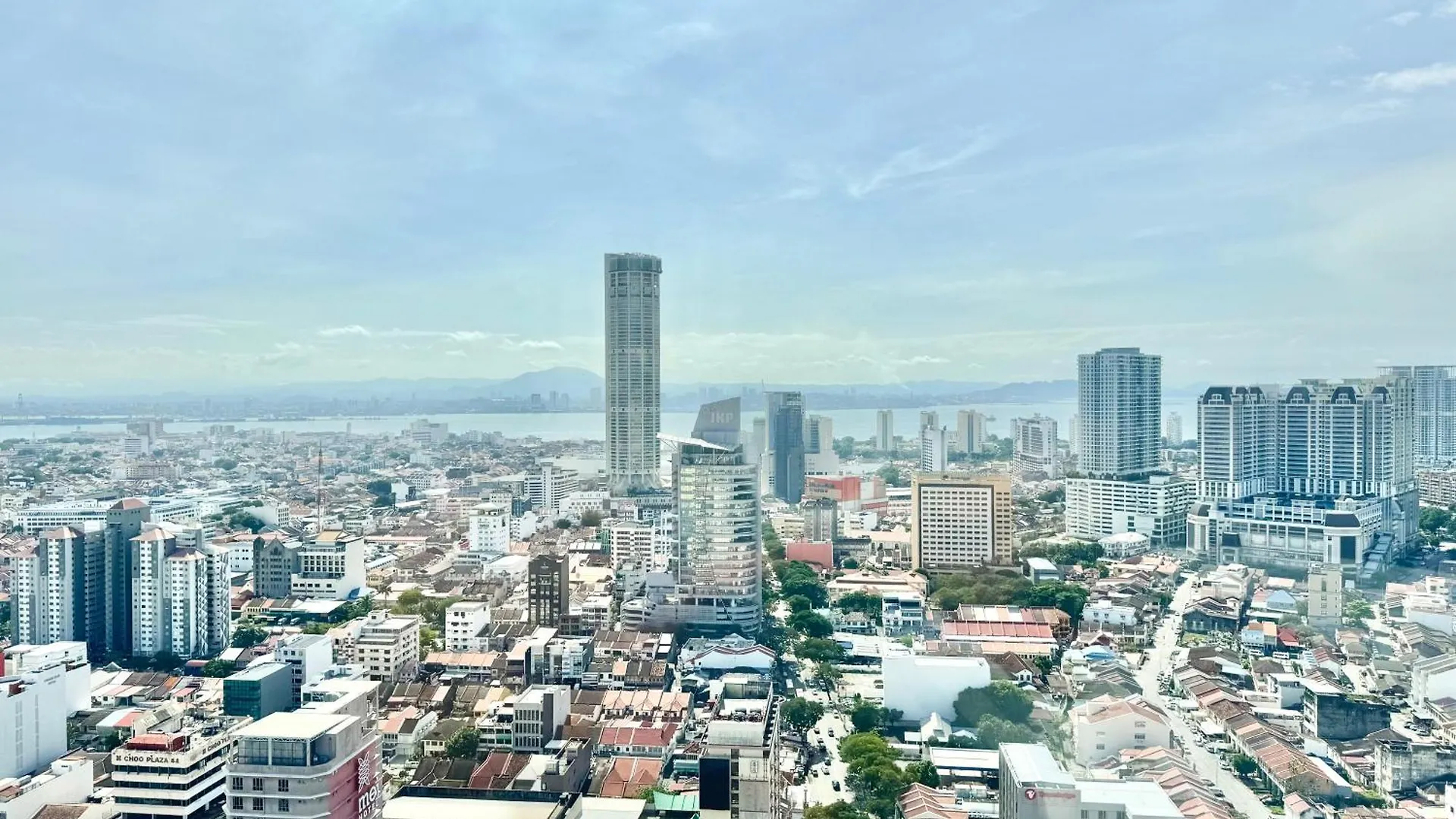 Apartment Tropicana 218 Macalister #Georgetown #Infinity Pool #2Pax Studio Suite #1 Queen #Quality Well Maintained #Private Host Malaysia