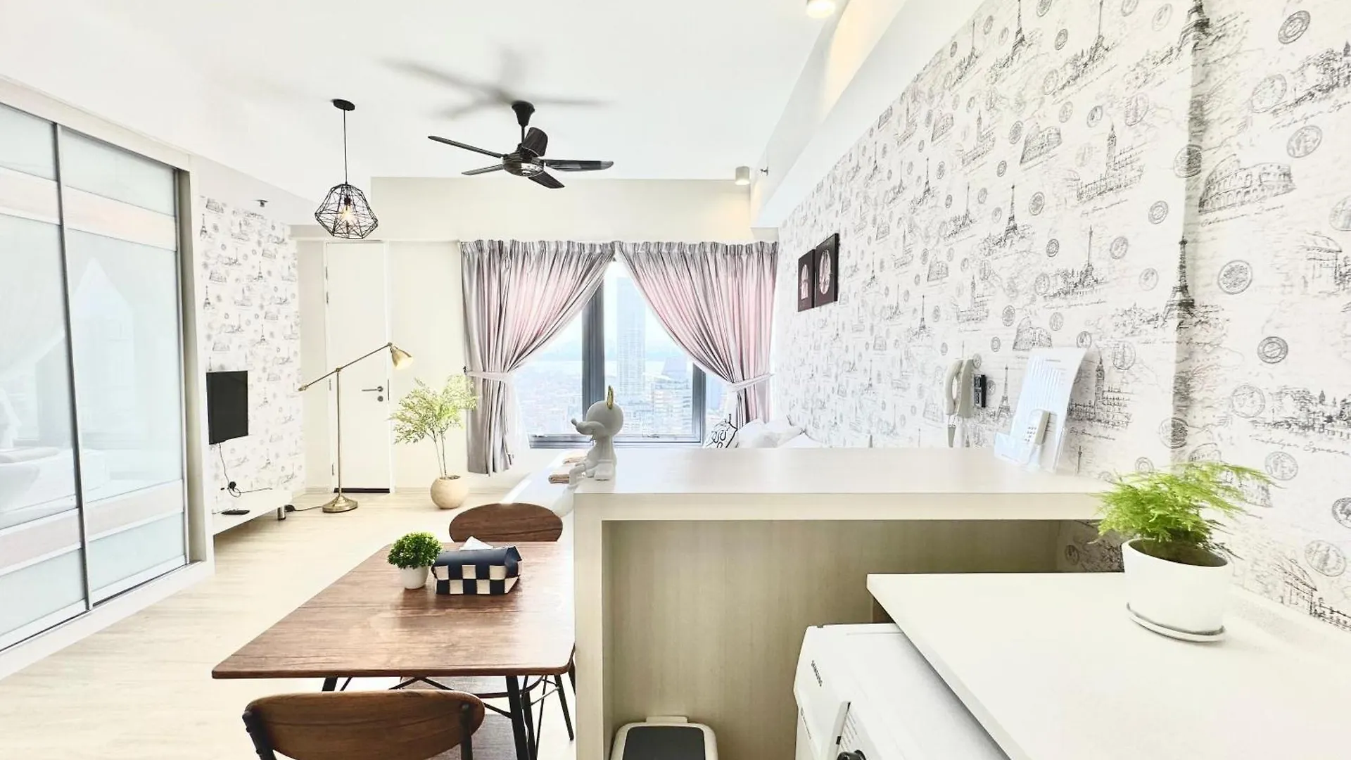 Apartment Tropicana 218 Macalister #Georgetown #Infinity Pool #2Pax Studio Suite #1 Queen #Quality Well Maintained #Private Host