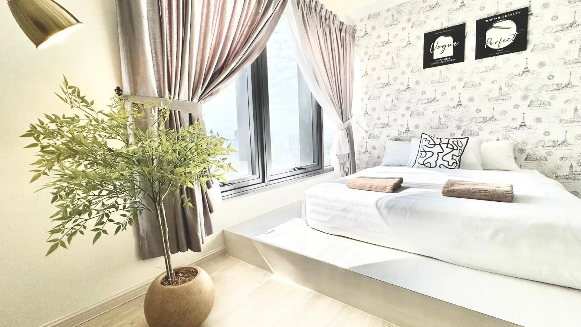 Tropicana 218 Macalister #Georgetown #Infinity Pool #2Pax Studio Suite #1 Queen #Quality Well Maintained #Private Host Apartment George Town