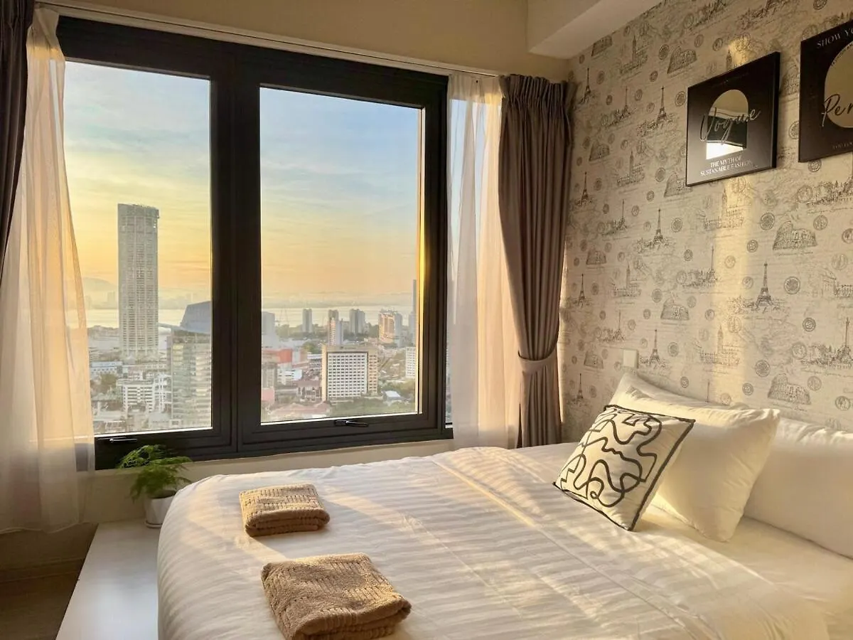 Tropicana 218 Macalister #Georgetown #Infinity Pool #2Pax Studio Suite #1 Queen #Quality Well Maintained #Private Host