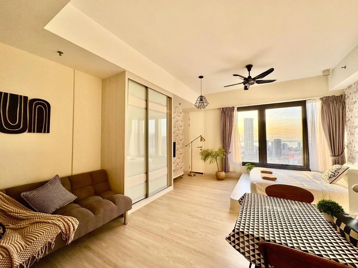 Tropicana 218 Macalister #Georgetown #Infinity Pool #2Pax Studio Suite #1 Queen #Quality Well Maintained #Private Host 0*, George Town